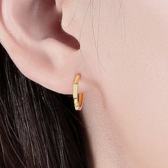 Gold Geometric Hexagon Earrings. 925 Sterling Silver. #1029 - Picture 3 of 6